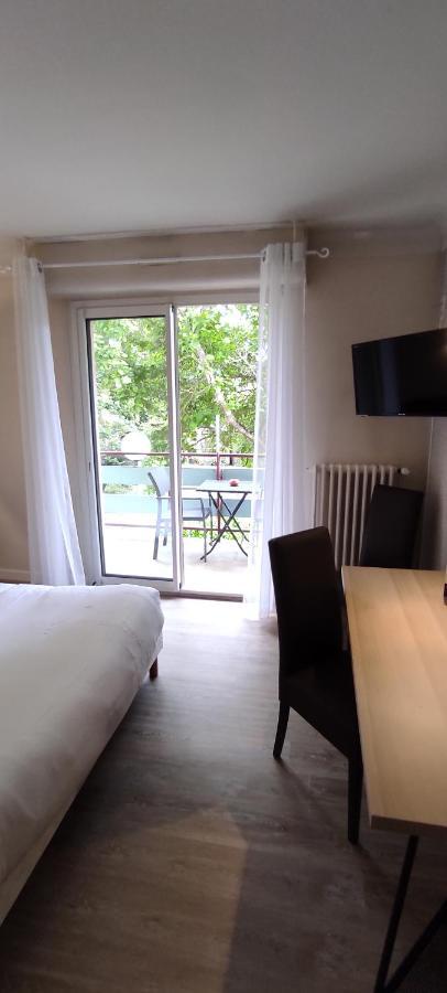 Hostellerie Du Parc Labarthe-Inard Buitenkant foto