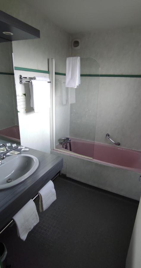 Hostellerie Du Parc Labarthe-Inard Buitenkant foto