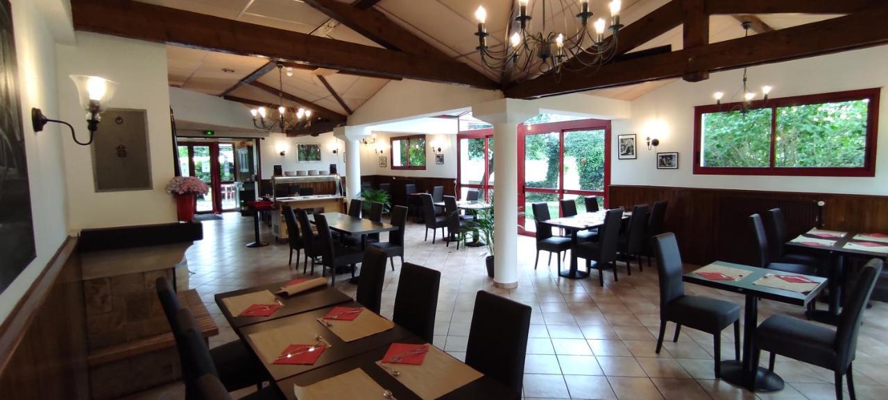 Hostellerie Du Parc Labarthe-Inard Buitenkant foto