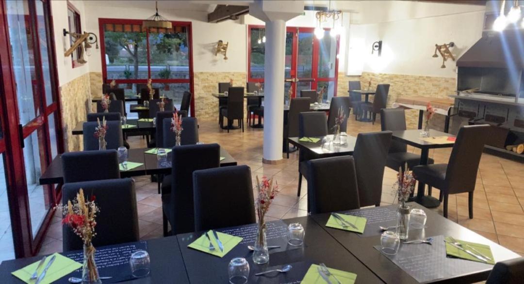 Hostellerie Du Parc Labarthe-Inard Buitenkant foto