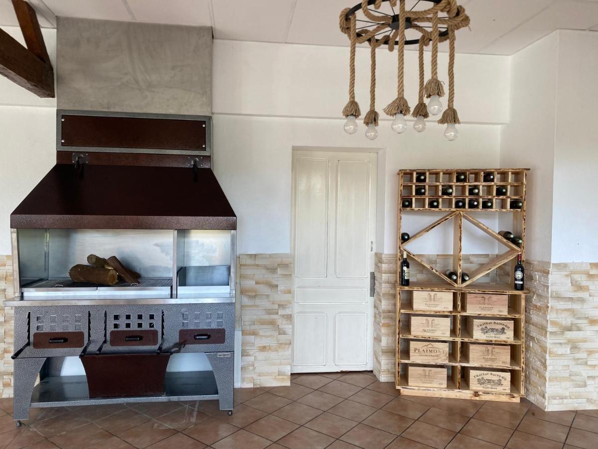 Hostellerie Du Parc Labarthe-Inard Buitenkant foto