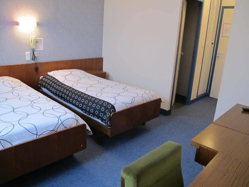 Hostellerie Du Parc Labarthe-Inard Buitenkant foto