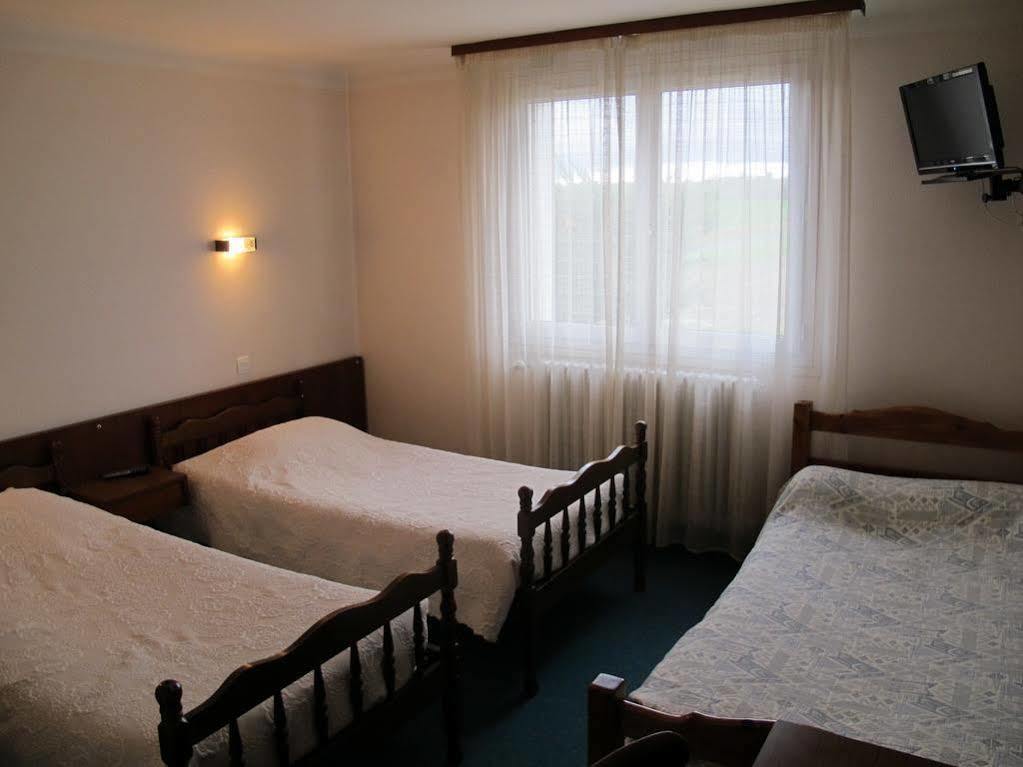 Hostellerie Du Parc Labarthe-Inard Buitenkant foto
