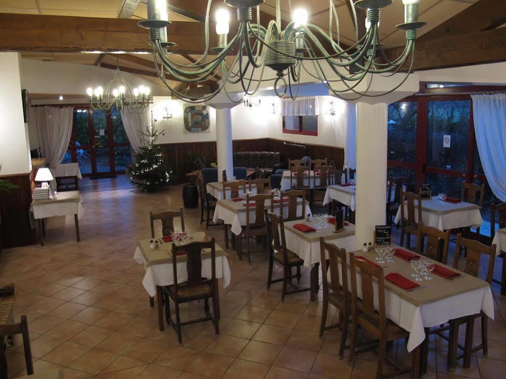 Hostellerie Du Parc Labarthe-Inard Buitenkant foto