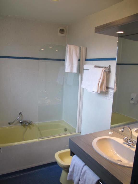 Hostellerie Du Parc Labarthe-Inard Buitenkant foto